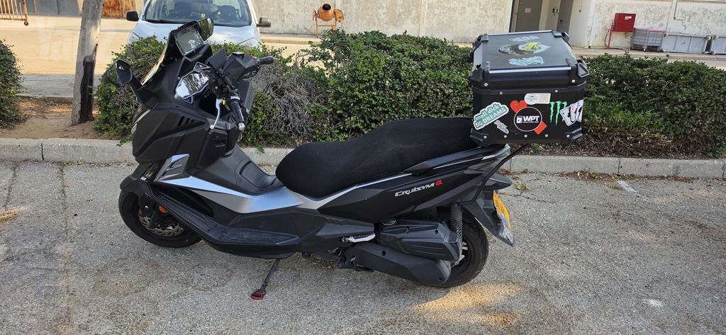מודעת רכב סאן יאנג קרוזים 300