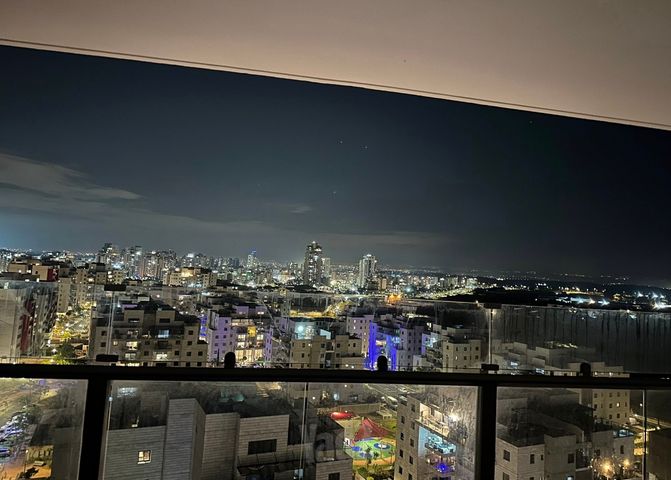 נעמי שמר 16