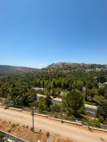 אדמונד סחייק 