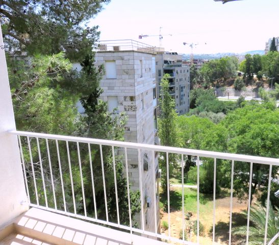 אריה ל. קובובי 