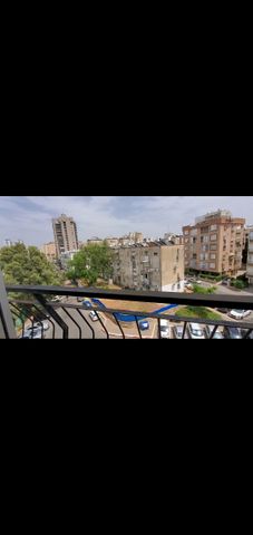 גרין ועם