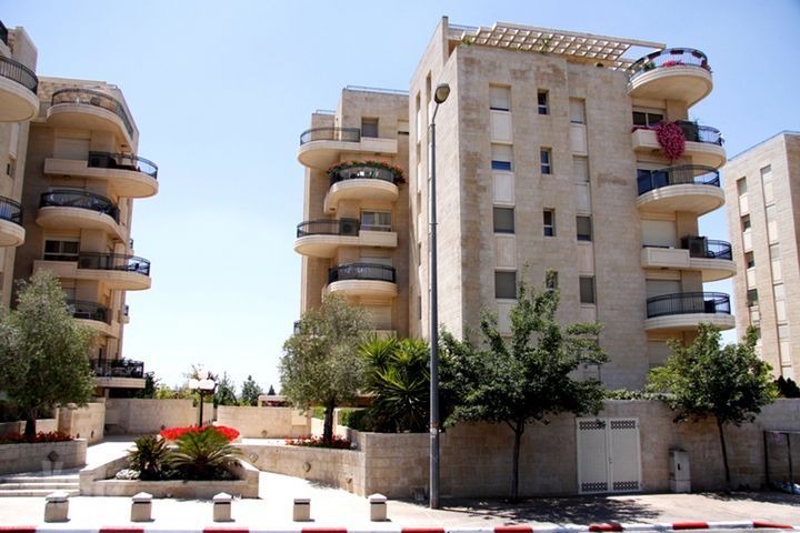 חנוך אלבק 20