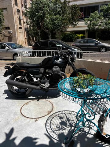 מודעת רכב מוטוגוצי V7 Stone ABS