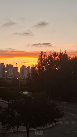 שדרות טום לנטוס 23