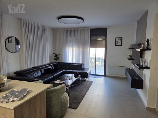 שחם 23