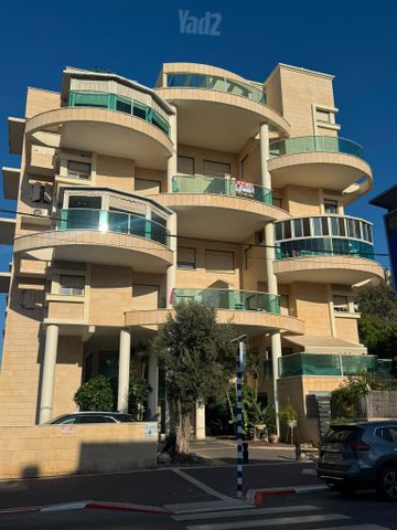 הרצל 107