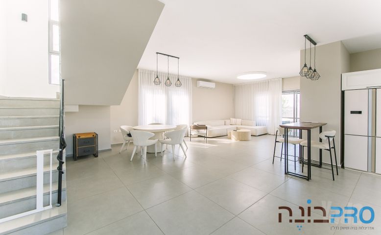החרוב 