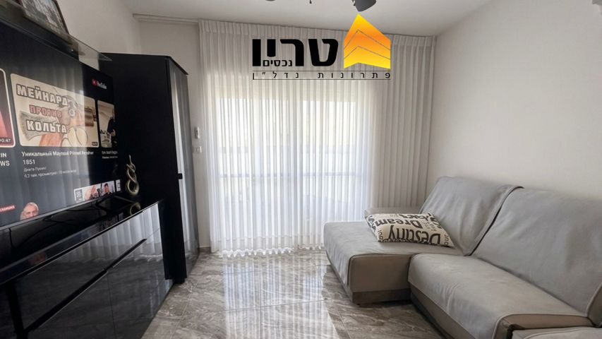 השקד 