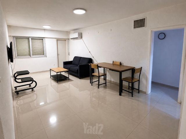 השומר 