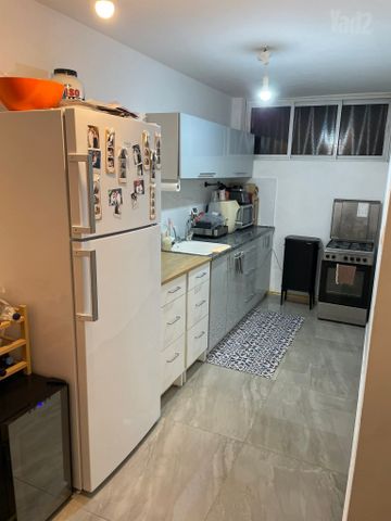 אח"י דקר 