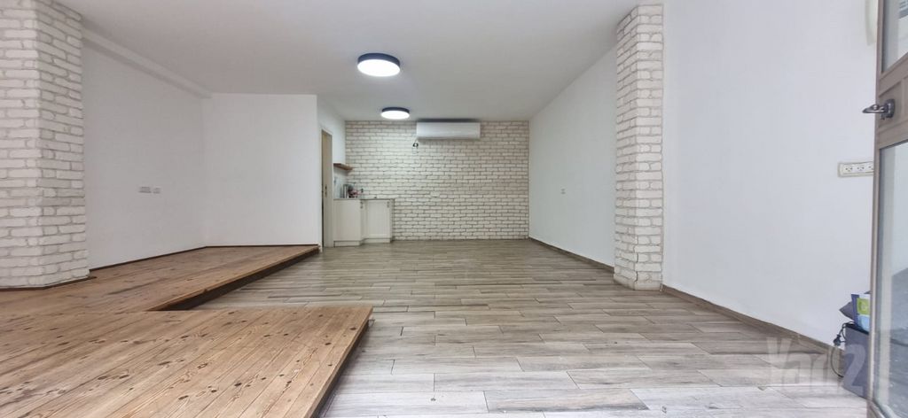 שער פלמר, תחנת רכבת השמונה