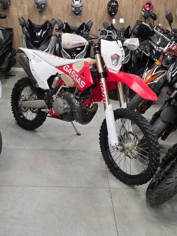 מודעת רכב גאס-גאס EC250