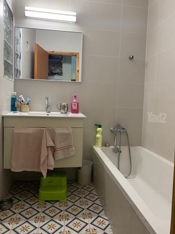 האחד עשר 302
