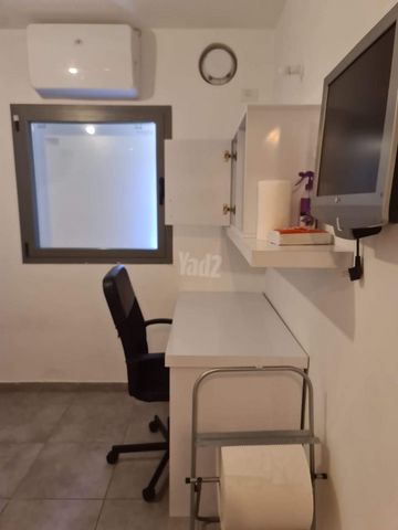 אריה לובה אליאב 20