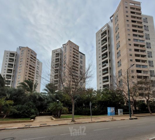 יעקב דורי 