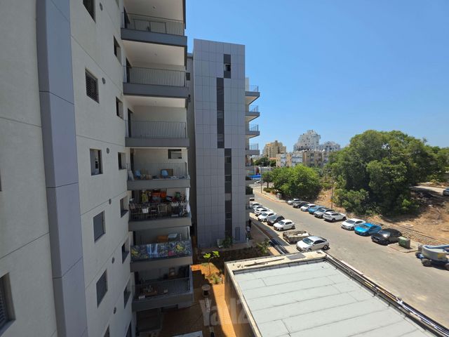 קורט טוכולסקי 8