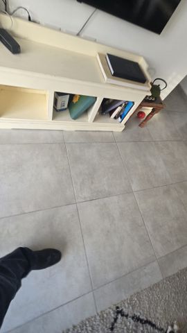 עזר וייצמן 4