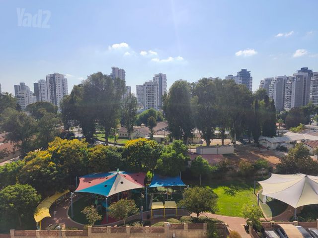 שדרות האלונים 3