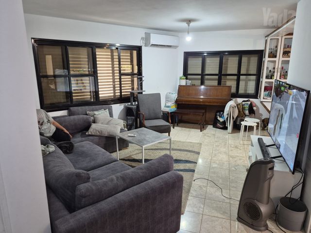רקפת 3