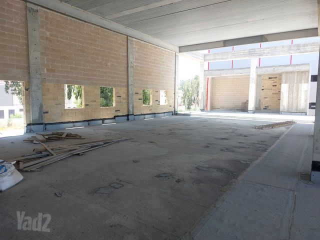 משרדים, מפעלי נחם הר טוב