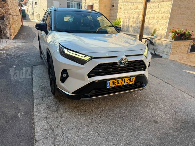 מודעת רכב טויוטה RAV4