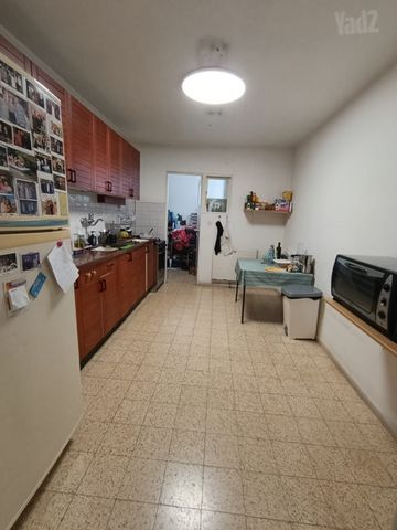שדרות הרצל 103