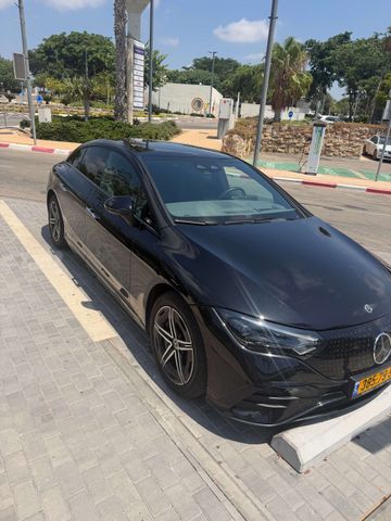 מודעת רכב מרצדס-בנץ EQE