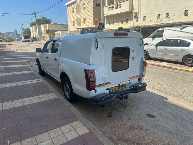 די-מקס 4X2 S ידני דאבל קבינה 5 מק 4 דל 1.9 (163 כ״ס)