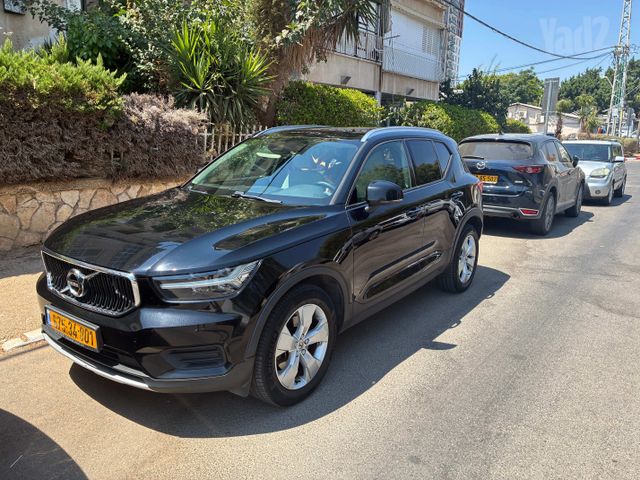 מודעת רכב וולוו XC40