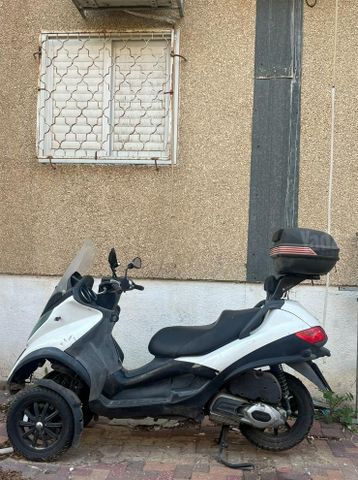 מודעת רכב פיאג'ו MP3 300