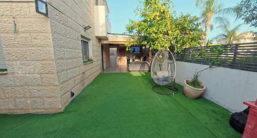 הטופח 13