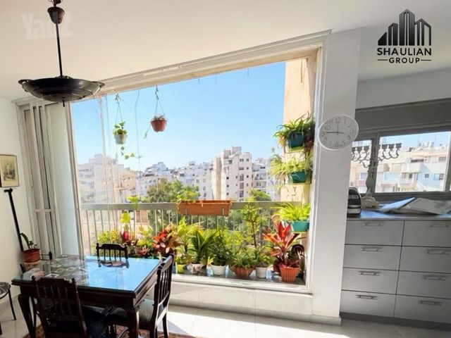 רוטשילד 8