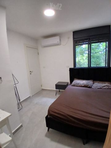 אברהם טביב 28