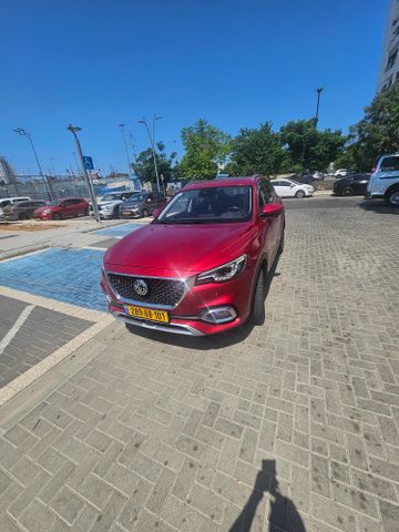 מודעת רכב אם ג'י EHS PHEV