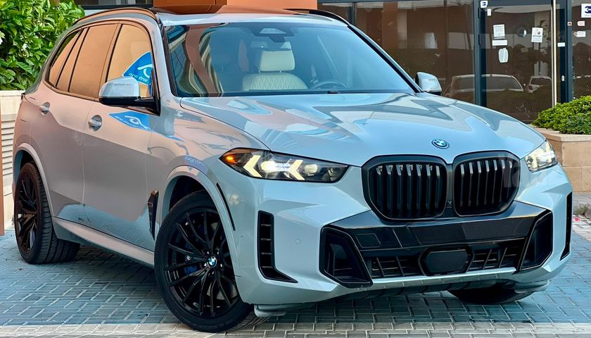 X5 M-Expressive 50E פלאג-אין אוט׳ 5 מק 4 דל 3.0 (490 כ״ס)