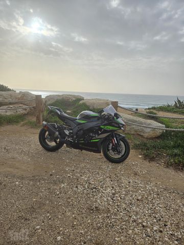 מודעת רכב קאוואסאקי נינג'ה ZX 10R