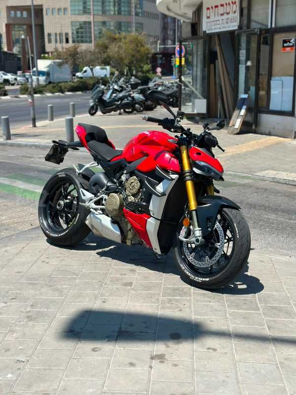 מודעת רכב דוקאטי סטריטפייטר V4s