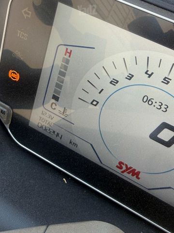 מודעת רכב סאן יאנג ADX 300