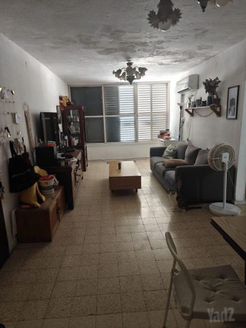 קדושי מצרים 27