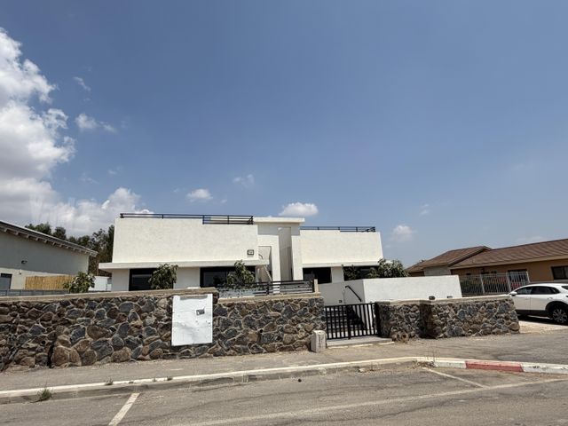 מבוא חמה 30