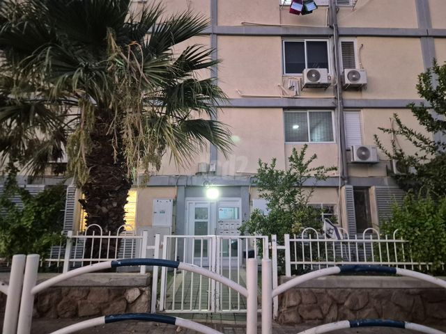 שחורת 1110