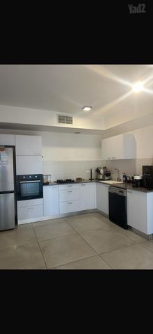 עציון 24