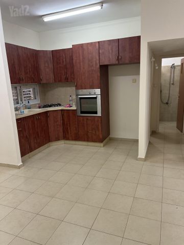 שדרות ירושלים 32