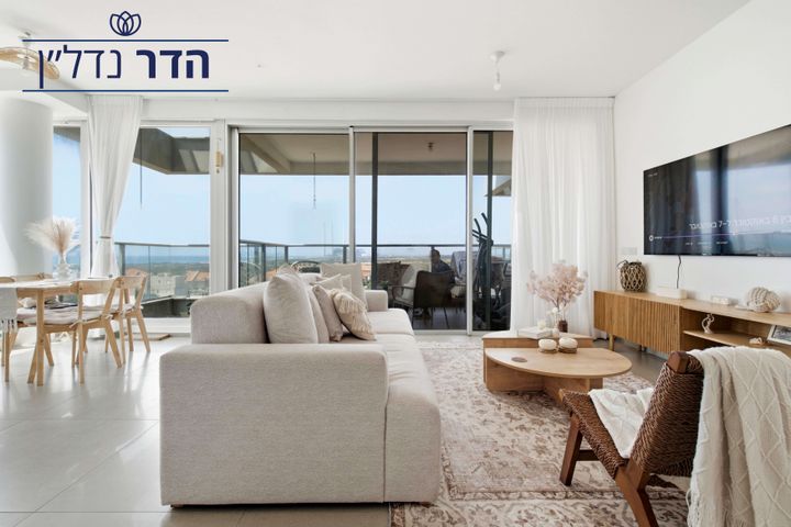 השחף 8