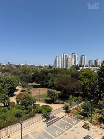 עליזה בגין 10