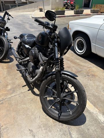 מודעת רכב הרלי דיווידסון איירון 883