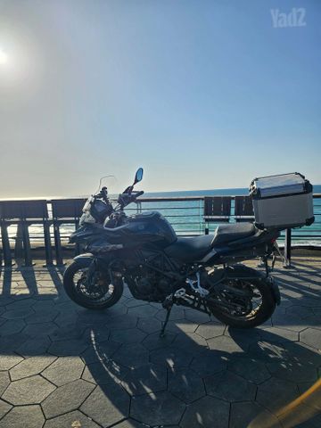 מודעת רכב בנלי TRK502X