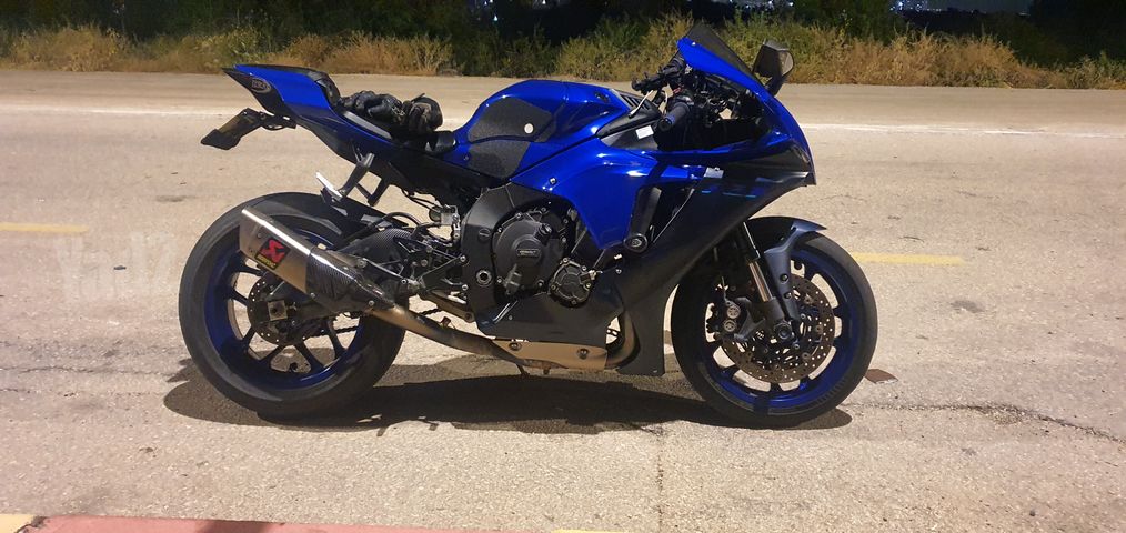 מודעת רכב ימאהה YZF-R1