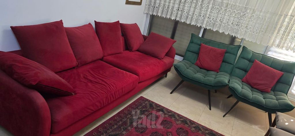 גבעת התחמושת 30