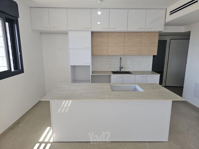 מניה שוחט 3